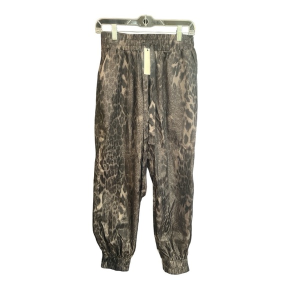 Oliviaceous NWT Leopard Print Joggers Size Small OP1 - Picture 1 of 3